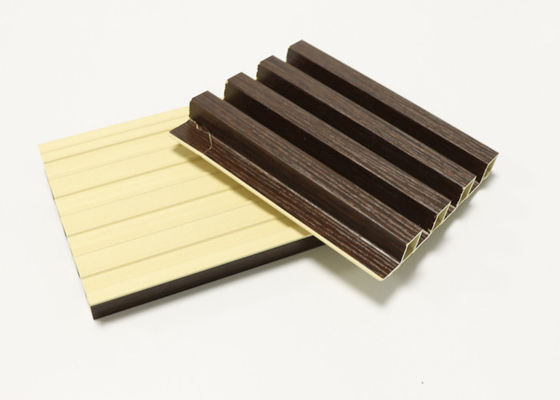 Substytut drewna WPC żaluzjowe karbowane panele ścienne Eleganckie wszechstronne