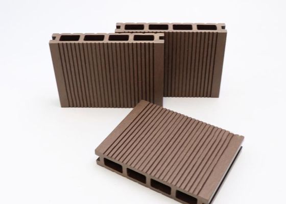 Ognioodporny WPC Floor Decking Ziarno drewna Wodoodporny kompozyt zewnętrzny