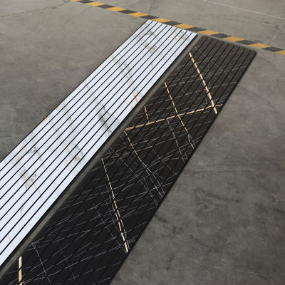 Nowoczesne dekoracje domowe PVC Panel sufitowy jako tabliczka ścienna 3D tekstura PVC Panel ścienny do salonu