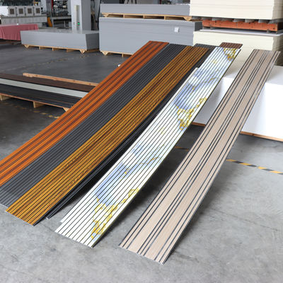 Panel sufitowy PVC z wytłoczeniami 3D do dekoracji ścian, nowoczesny panel ścienny, teksturowana powierzchnia, pokrycie ścienne PVC, łatwe do czyszczenia