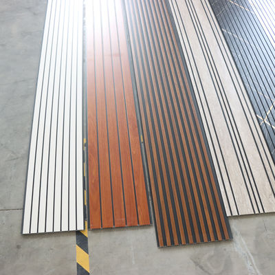 Komercyjny PVC Panel Sufitowy Do Ściany wodoodporny Wodotwórny Wodotwórny PVC Płyty ścienne Do Sklepu Hotel Restauracja