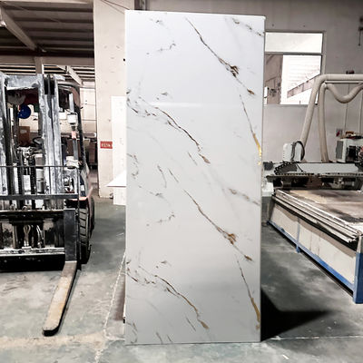 Hurtowy zakup paneli prysznicowych PVC 1000x2400mm do projektu budowlanego