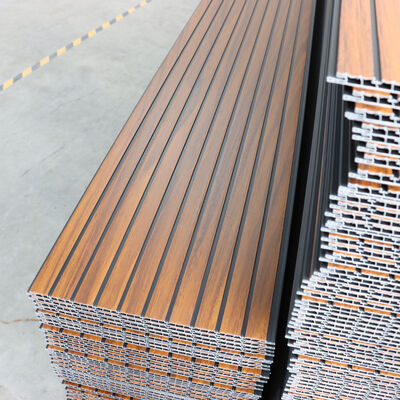 Wodoodporne i odporne na gnicie panele ścienne z PVC z rowkami, stosowane w restauracjach, szpitalach i laboratoriach