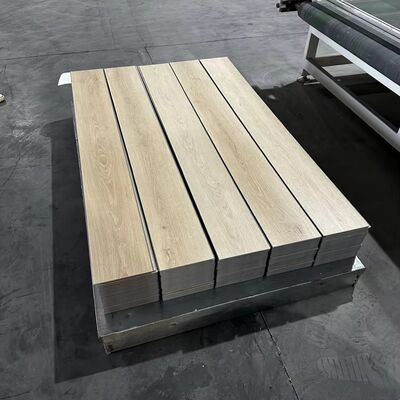 Wysokiej jakości luksusowe podłogi winylowe SPC SPC Błyszczące Piso Flotante