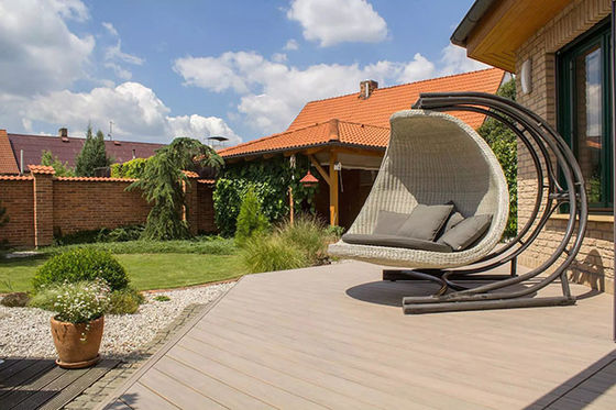 Ukryj ramę Podłoga ogrodowa WPC Decking 18 mm Łatwa instalacja Nowoczesny design