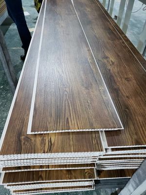 Ognioodporny PCV Dekoracyjny panel sufitowy Plastikowa okładzina ścienna do domowej łazienki