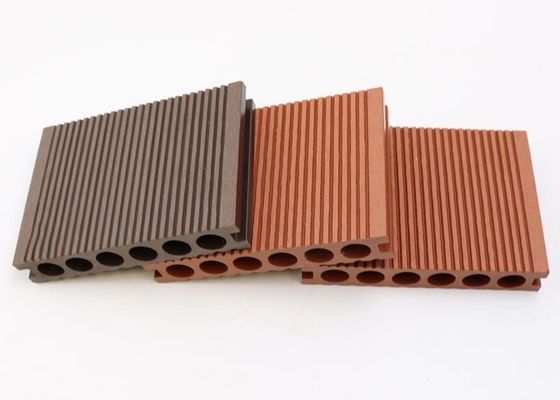 Interlock Decking 3D Tłoczenie WPC Kompozytowe płytki tarasowe Plastikowe podłogi