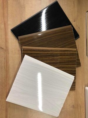 Płyta sufitowa z laminatu PCV Czysty biały panel PCV Matowy biały sufitowy panel ścienny z PCV