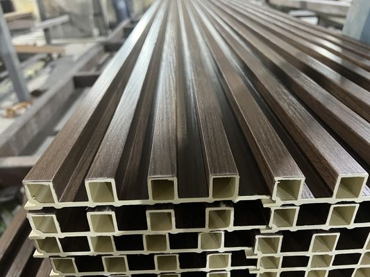 Zamiennik drewna Panel kompozytowy WPC Okładzina Laminowana żaluzja