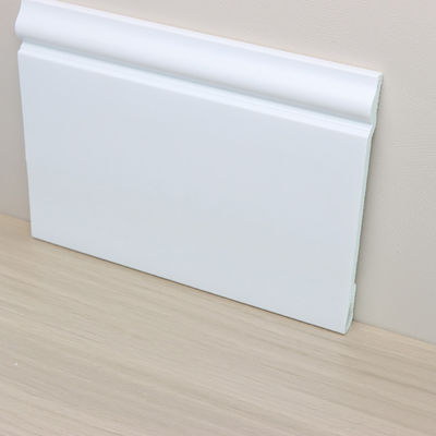 Laminowana listwa przypodłogowa PS w kolorze białym w akcesoriach podłogowych Ognioodporna